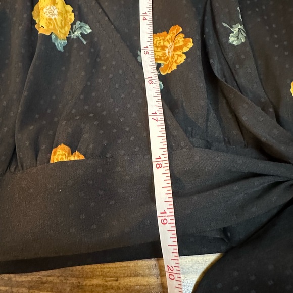 Madewell Floating Florets Floral Wrap Tie Top Sz small - Picture 10 of 10